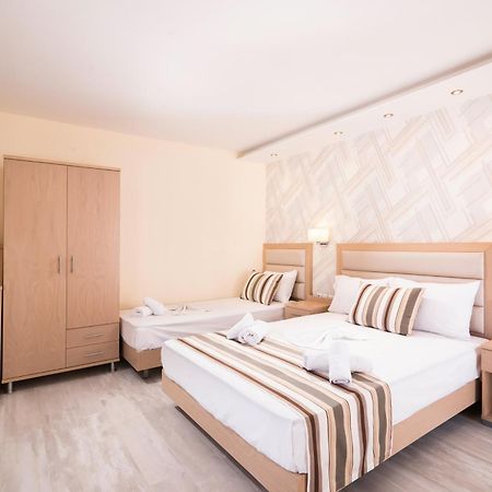 Star Bay Luxury Aparthotel Limenaria  Phòng bức ảnh