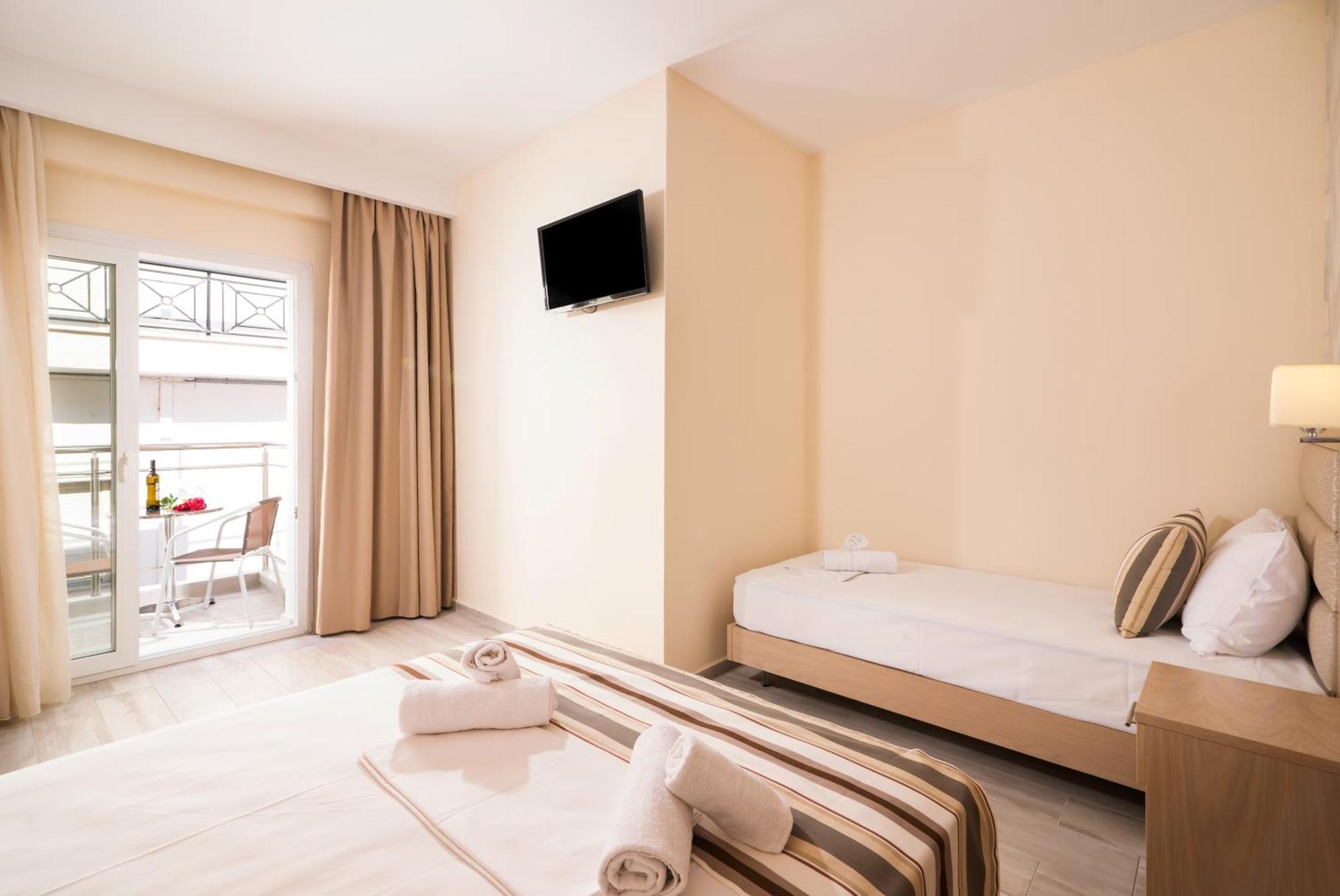 Star Bay Luxury Aparthotel Limenaria  Phòng bức ảnh